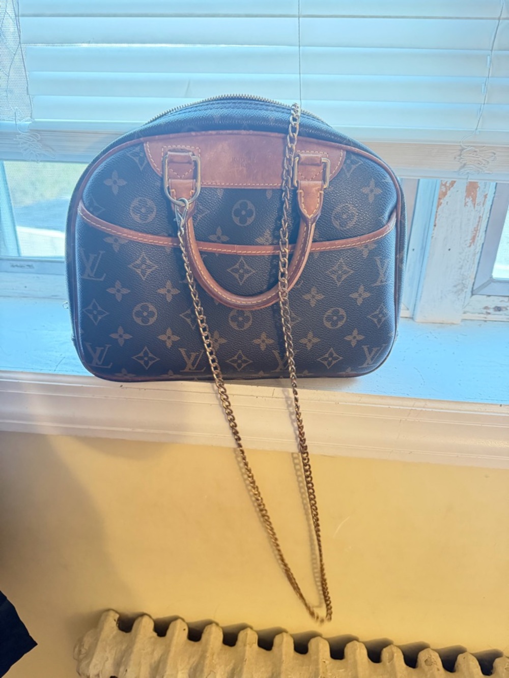 Louis Vuitton deauville Crossbody with Gold Chain